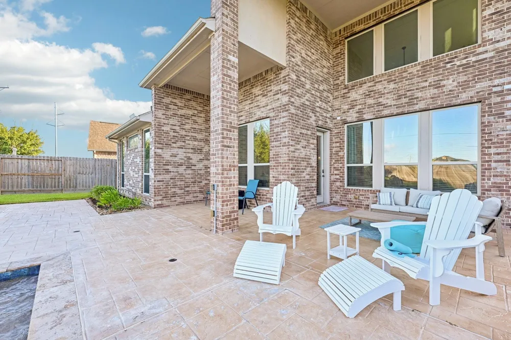 1516 Richland Hollow Lane Friendswood, TX 77546