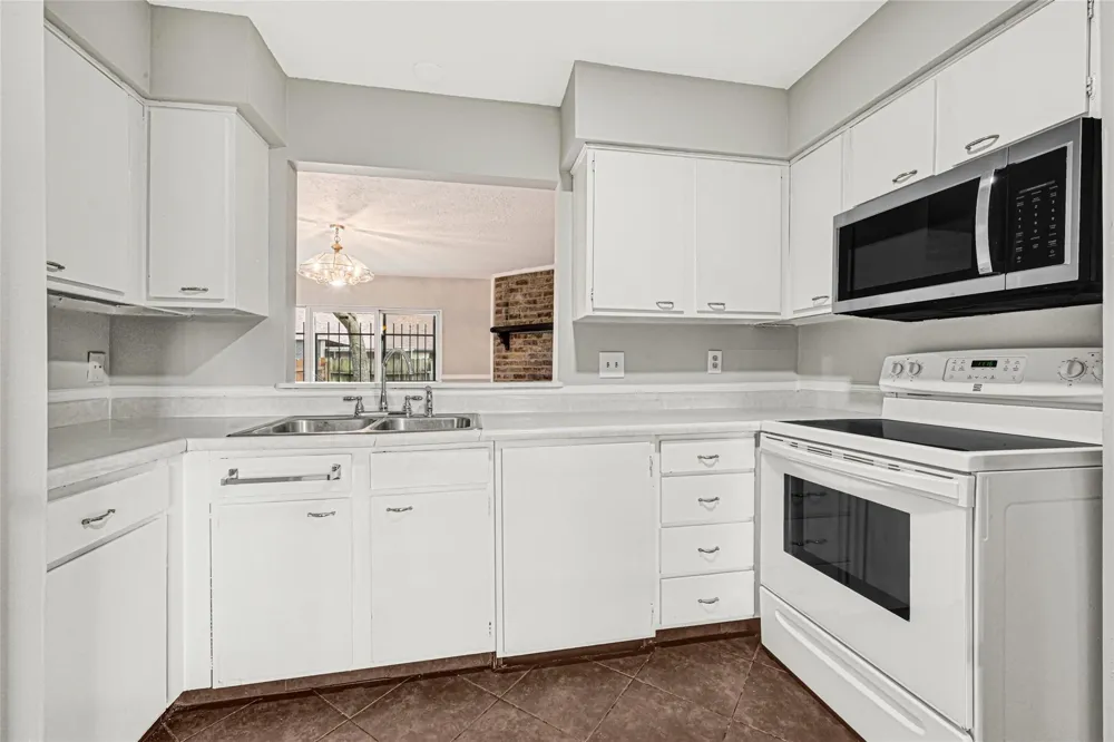 7064 Jetty Lane Houston, TX 77072