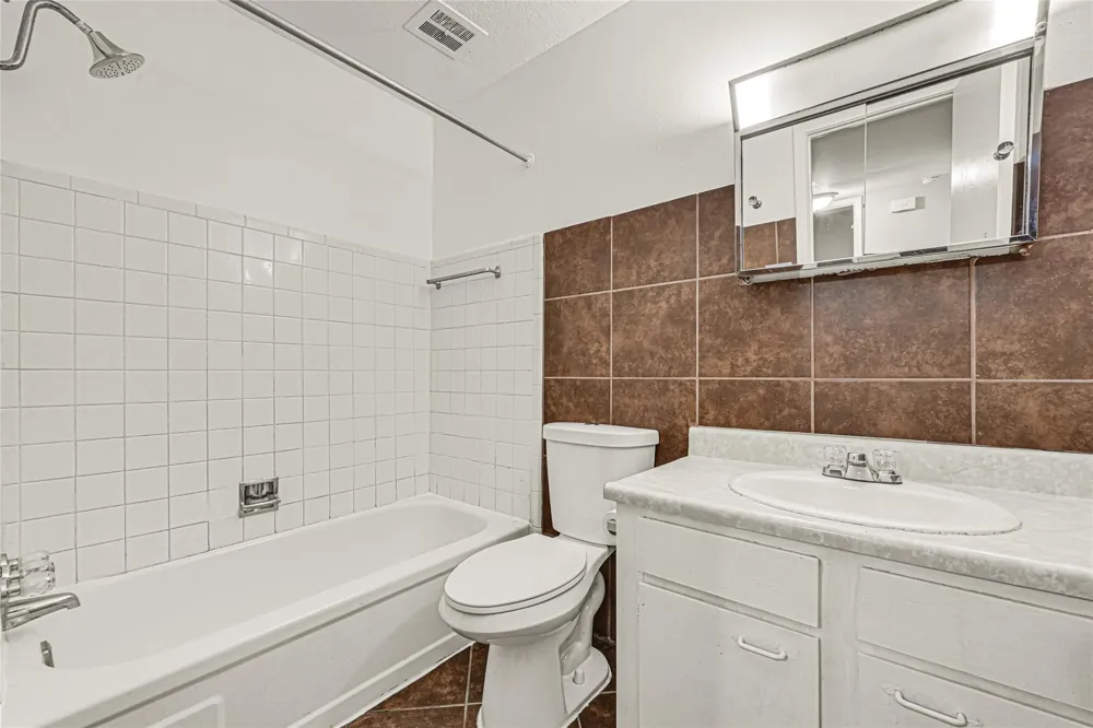 7064 Jetty Lane Houston, TX 77072