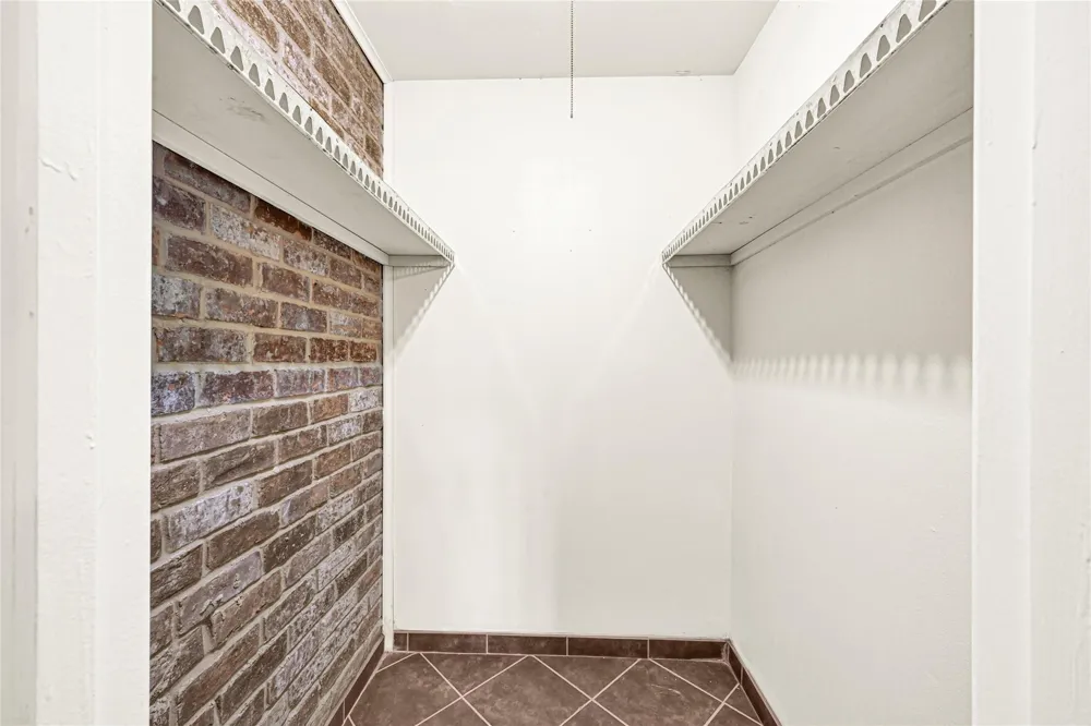 7064 Jetty Lane Houston, TX 77072