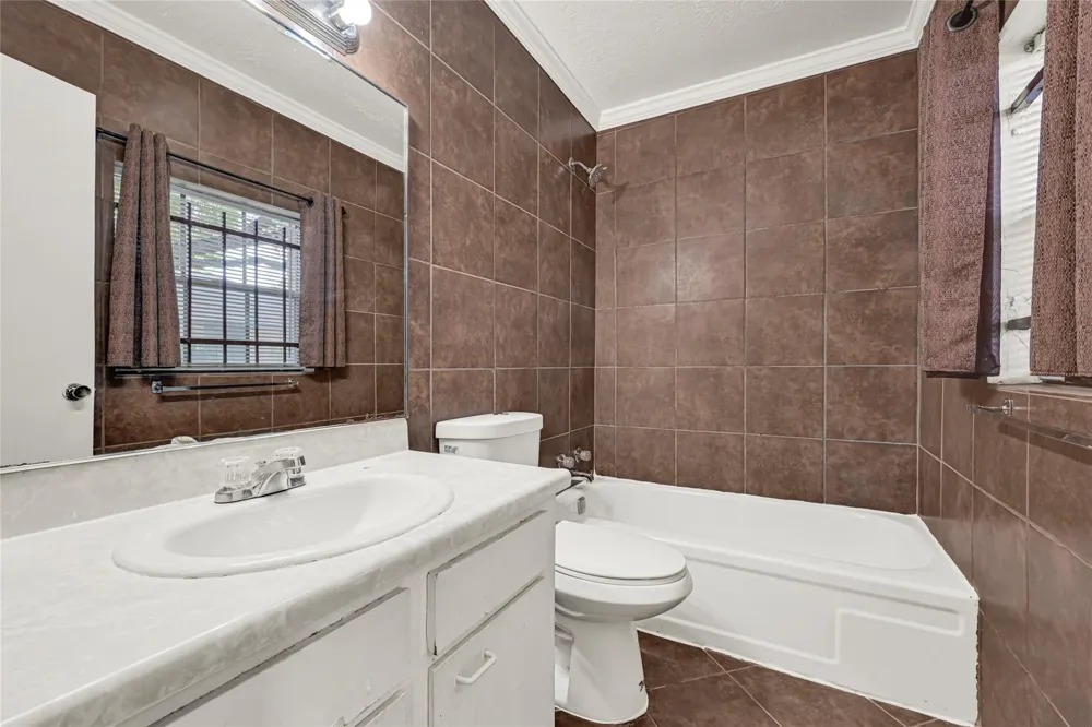 7064 Jetty Lane Houston, TX 77072
