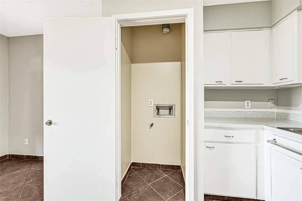 7064 Jetty Lane Houston, TX 77072
