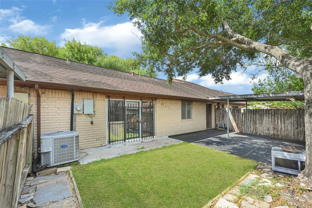 7064 Jetty Lane Houston, TX 77072