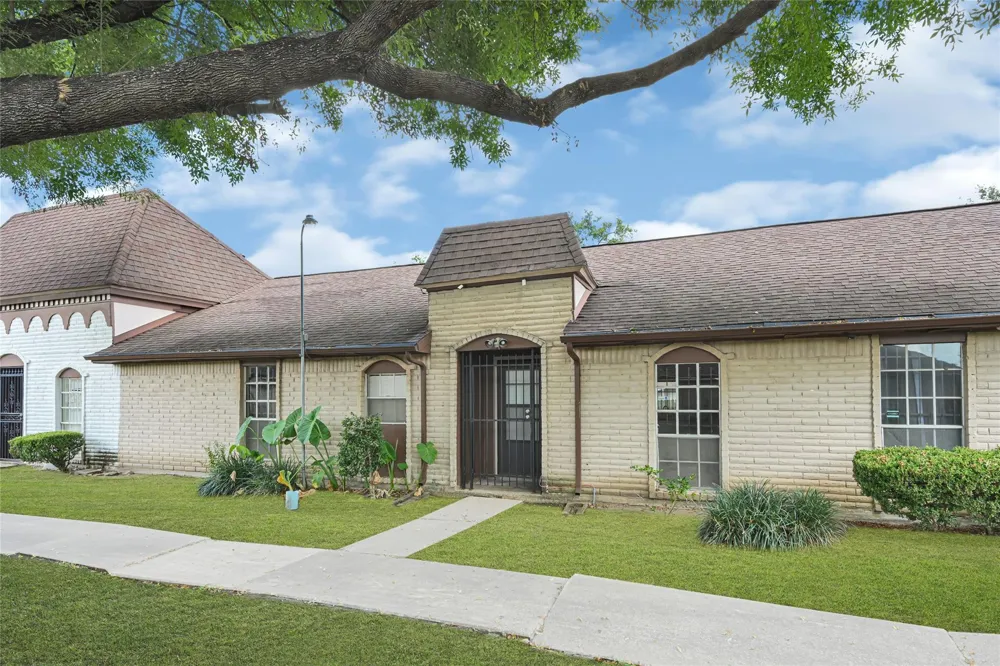 7064 Jetty Lane Houston, TX 77072