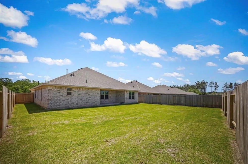 40251 Spyglass Hill Drive Cleveland, TX 77327