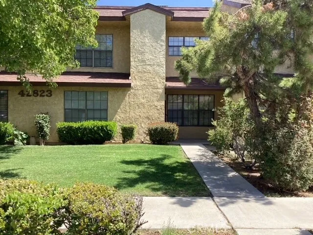 42823 15th Street W #3 Lancaster, CA 93534