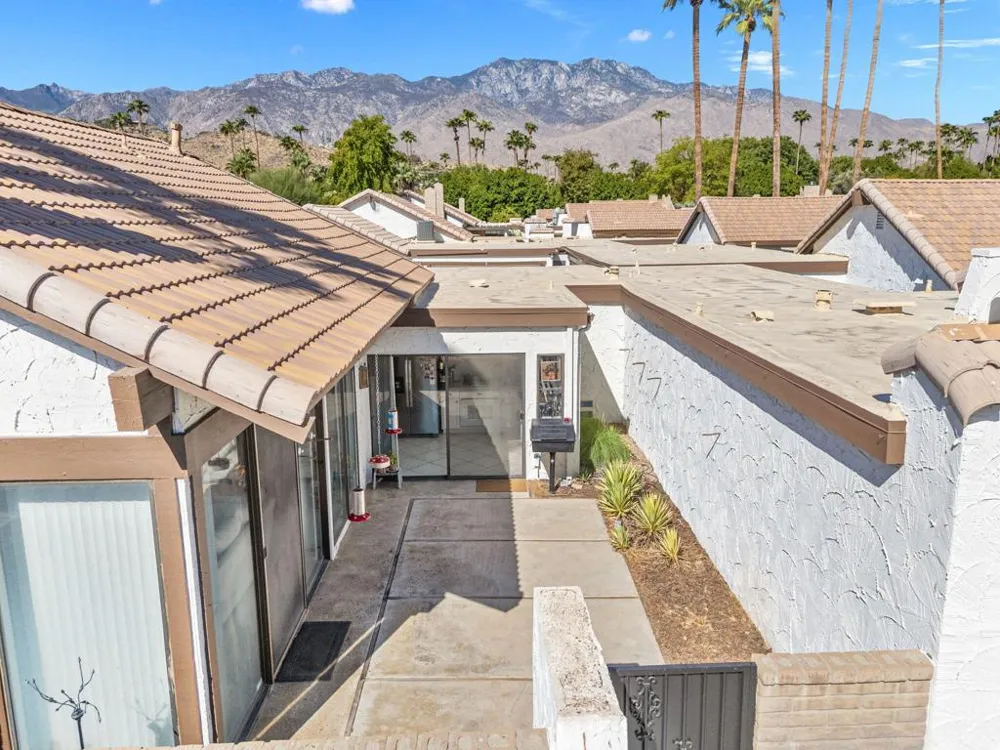 2467 Miramonte Circle W #A Palm Springs, CA 92264