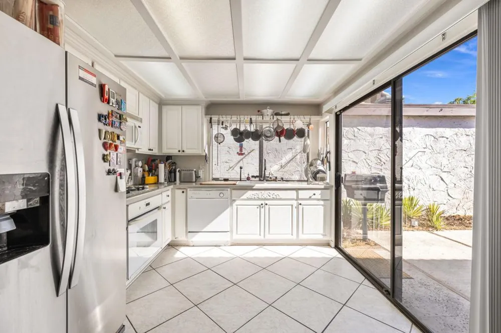 2467 Miramonte Circle W #A Palm Springs, CA 92264