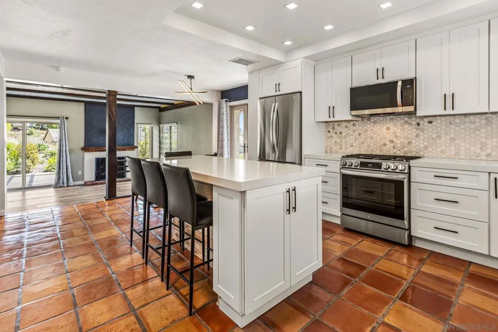 1301 Gary Lane Escondido, CA 92026