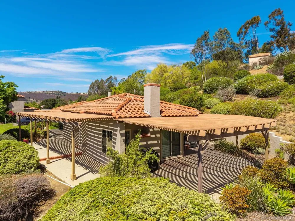 1301 Gary Lane Escondido, CA 92026