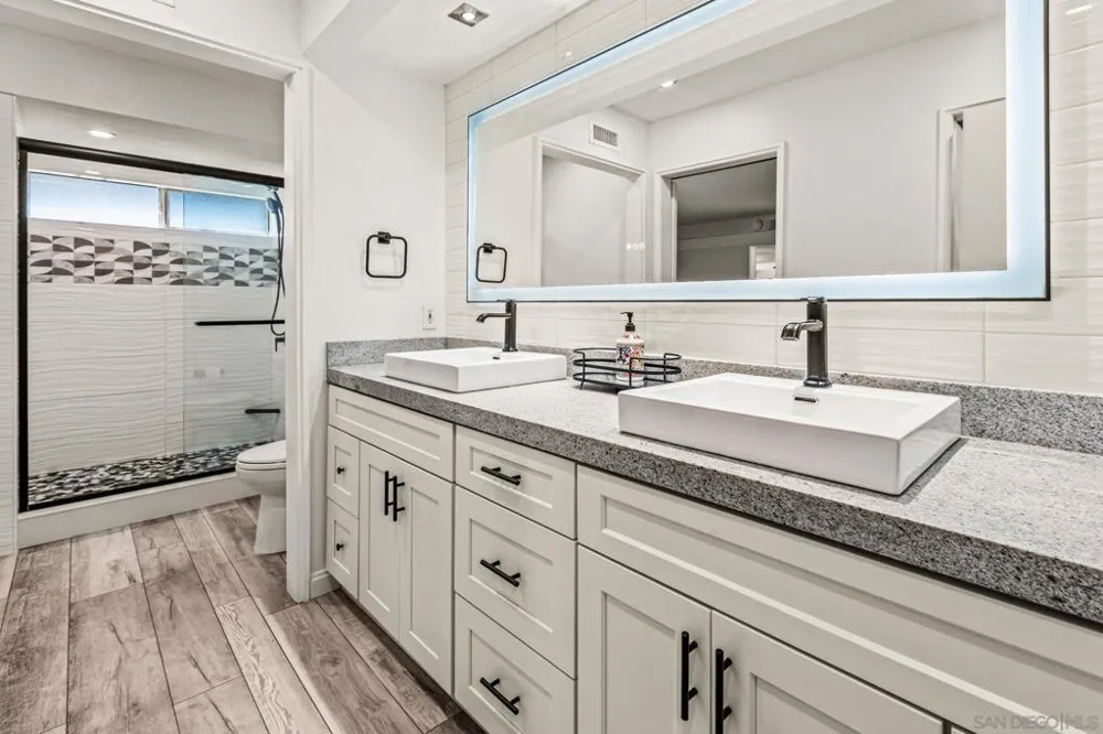 1301 Gary Lane Escondido, CA 92026