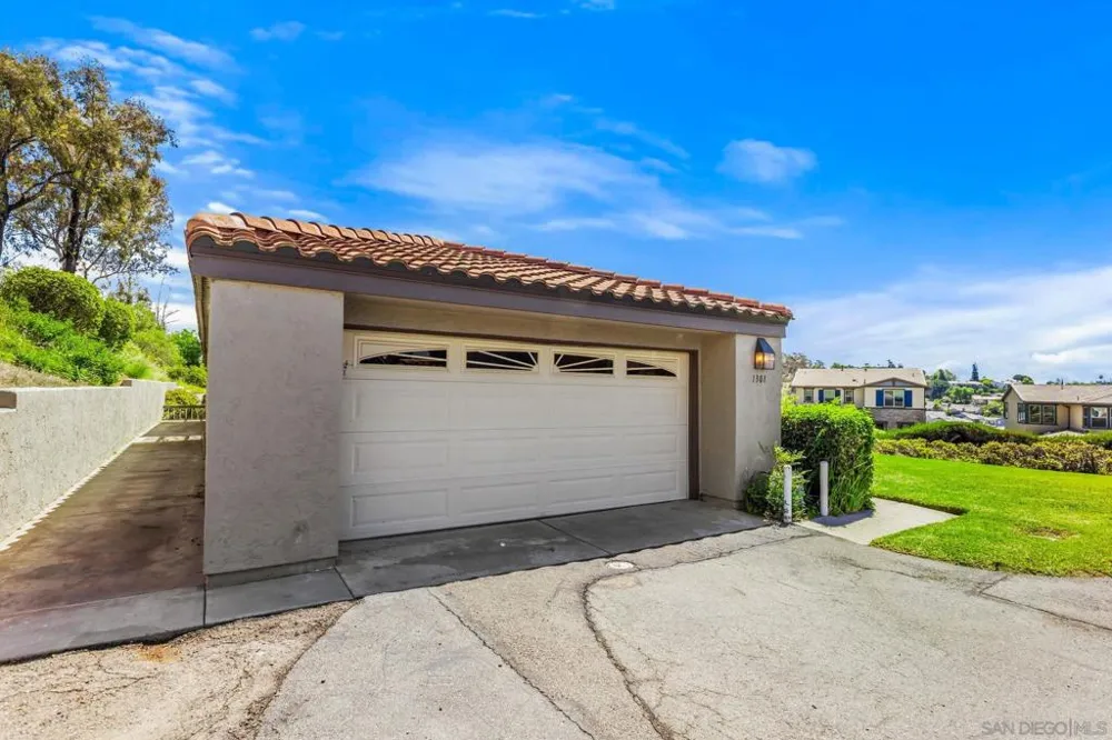 1301 Gary Lane Escondido, CA 92026