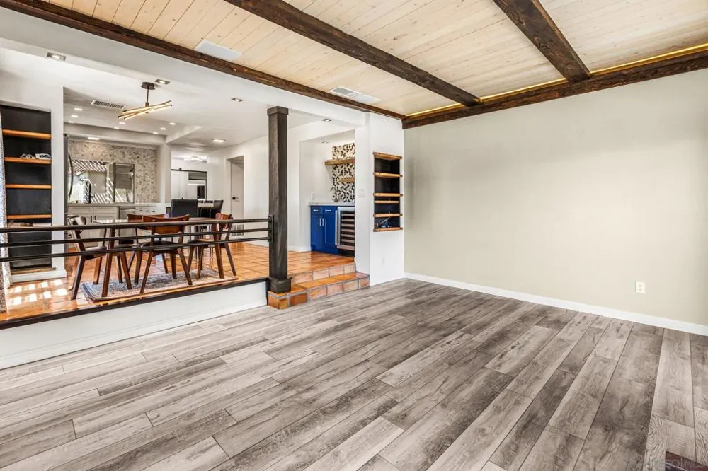 1301 Gary Lane Escondido, CA 92026