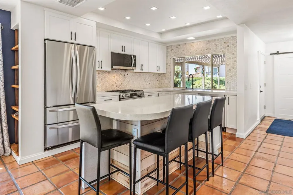 1301 Gary Lane Escondido, CA 92026