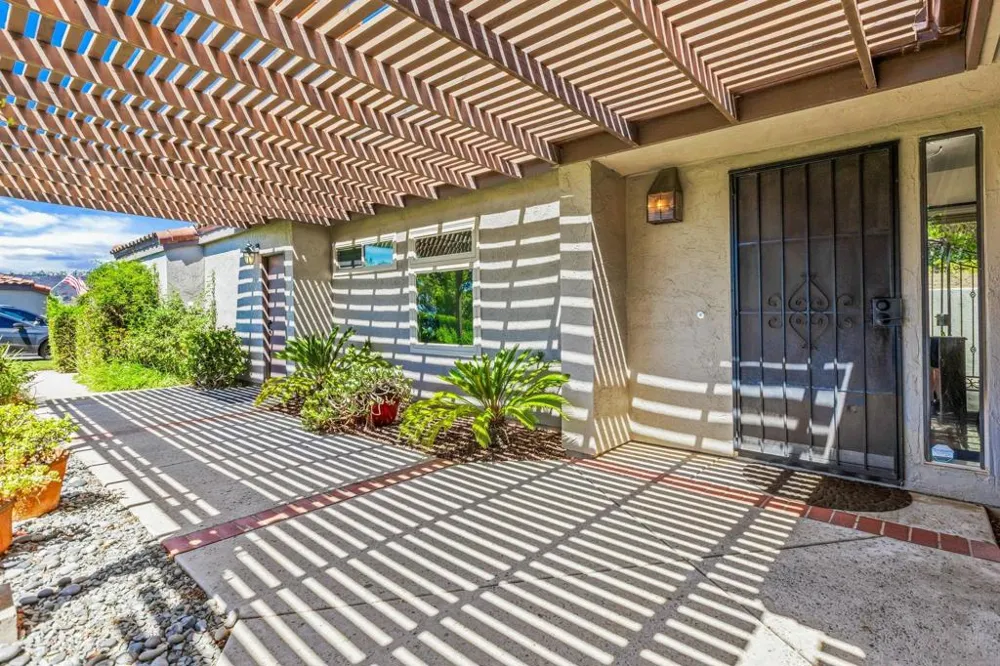 1301 Gary Lane Escondido, CA 92026