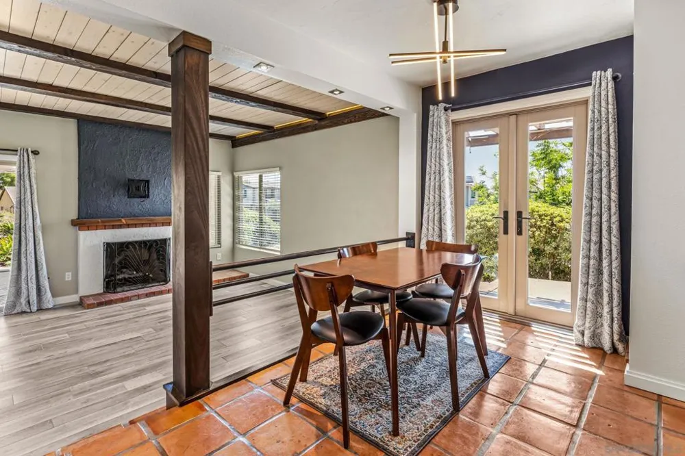 1301 Gary Lane Escondido, CA 92026