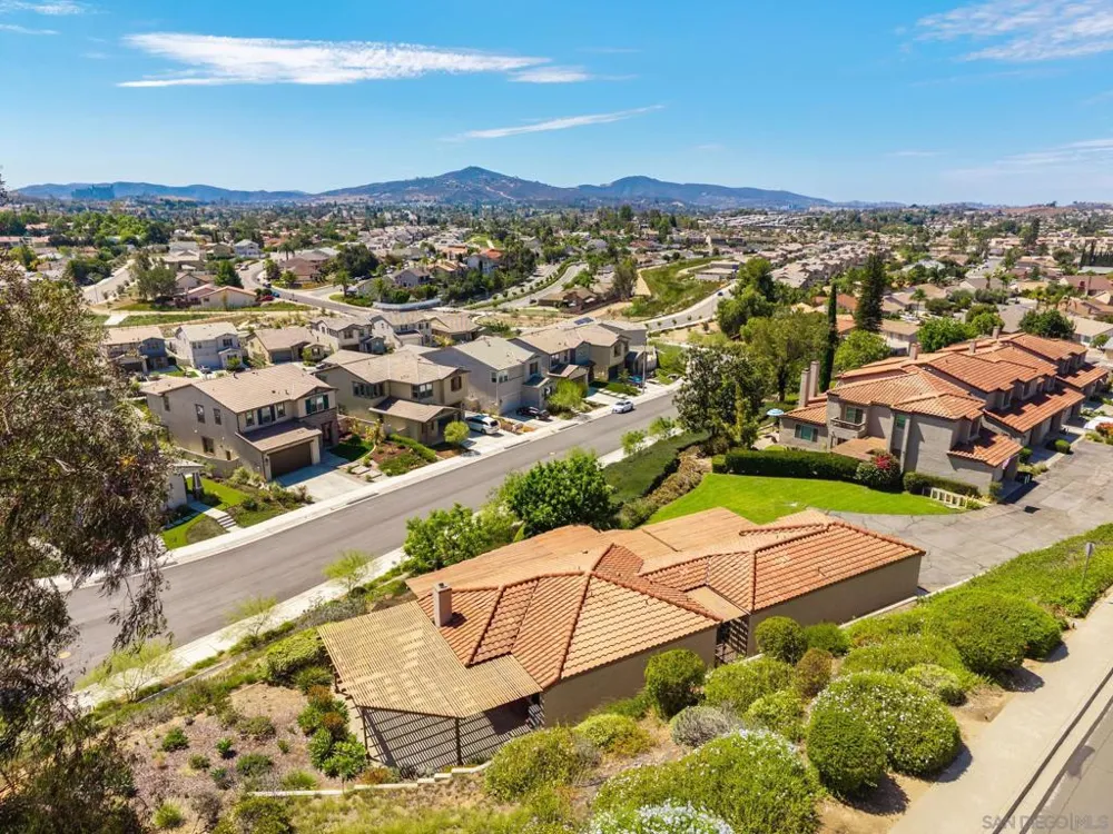 1301 Gary Lane Escondido, CA 92026