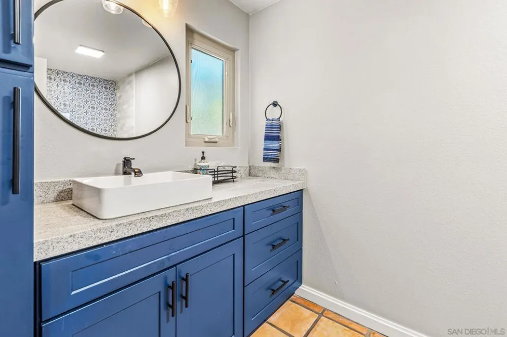 1301 Gary Lane Escondido, CA 92026