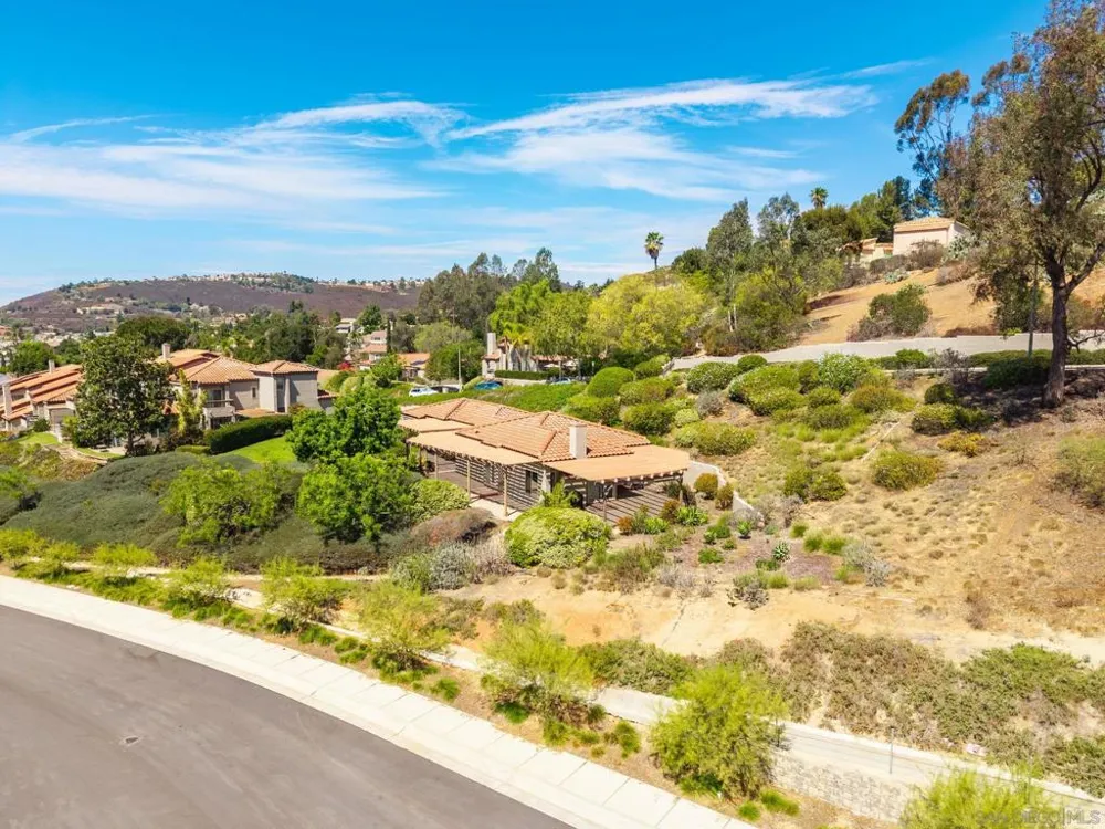 1301 Gary Lane Escondido, CA 92026