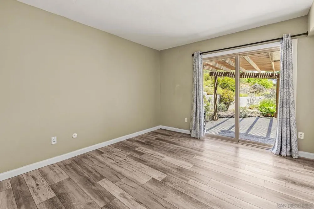 1301 Gary Lane Escondido, CA 92026