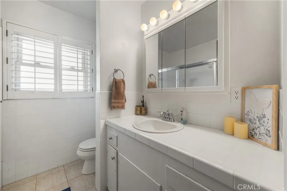 2430 Gregory La Habra, CA 90631