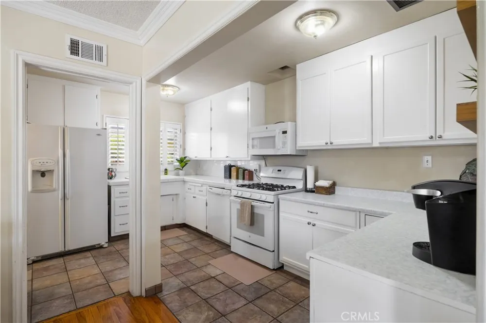 2430 Gregory La Habra, CA 90631