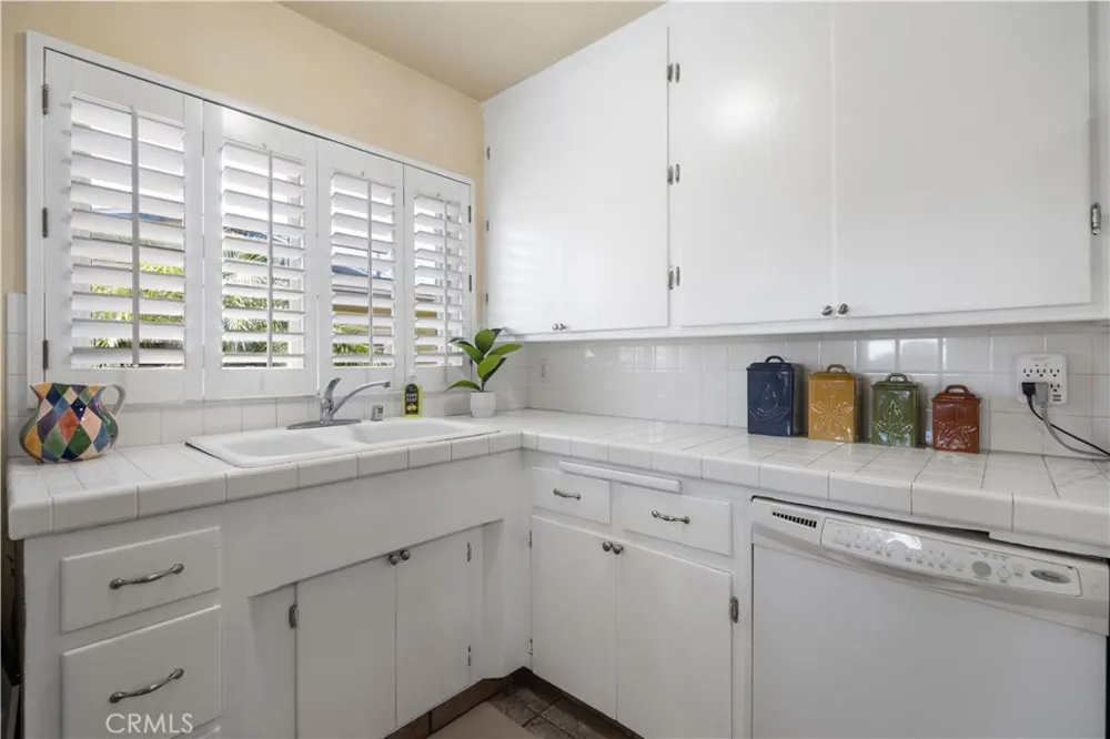 2430 Gregory La Habra, CA 90631