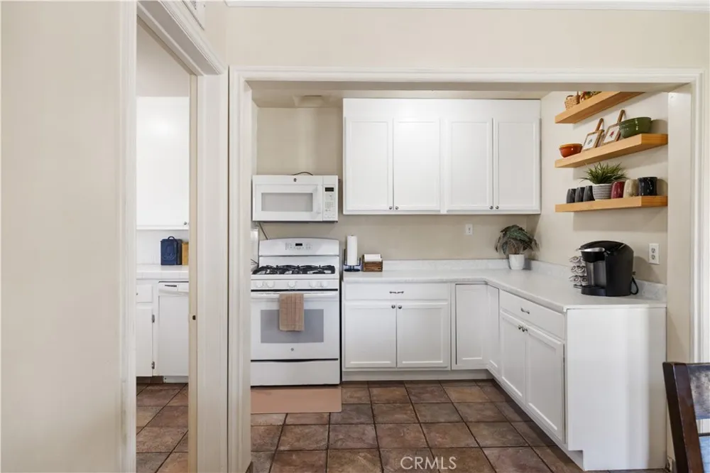 2430 Gregory La Habra, CA 90631