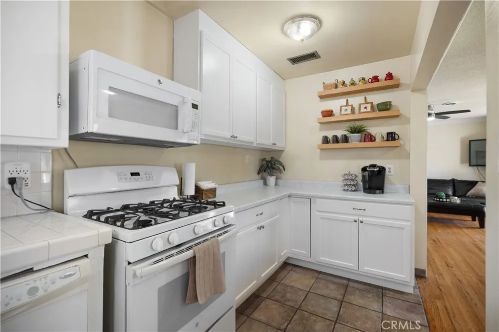 2430 Gregory La Habra, CA 90631