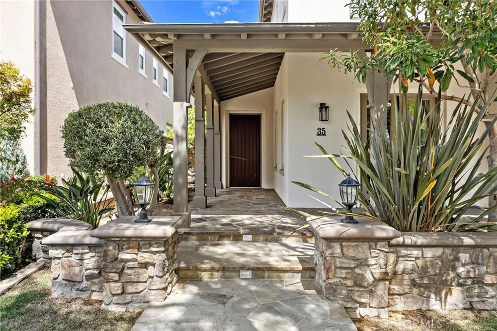 35 Stowe Irvine, CA 92620