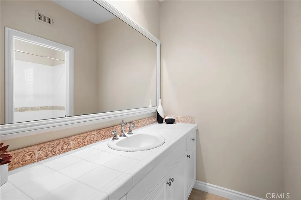 35 Stowe Irvine, CA 92620