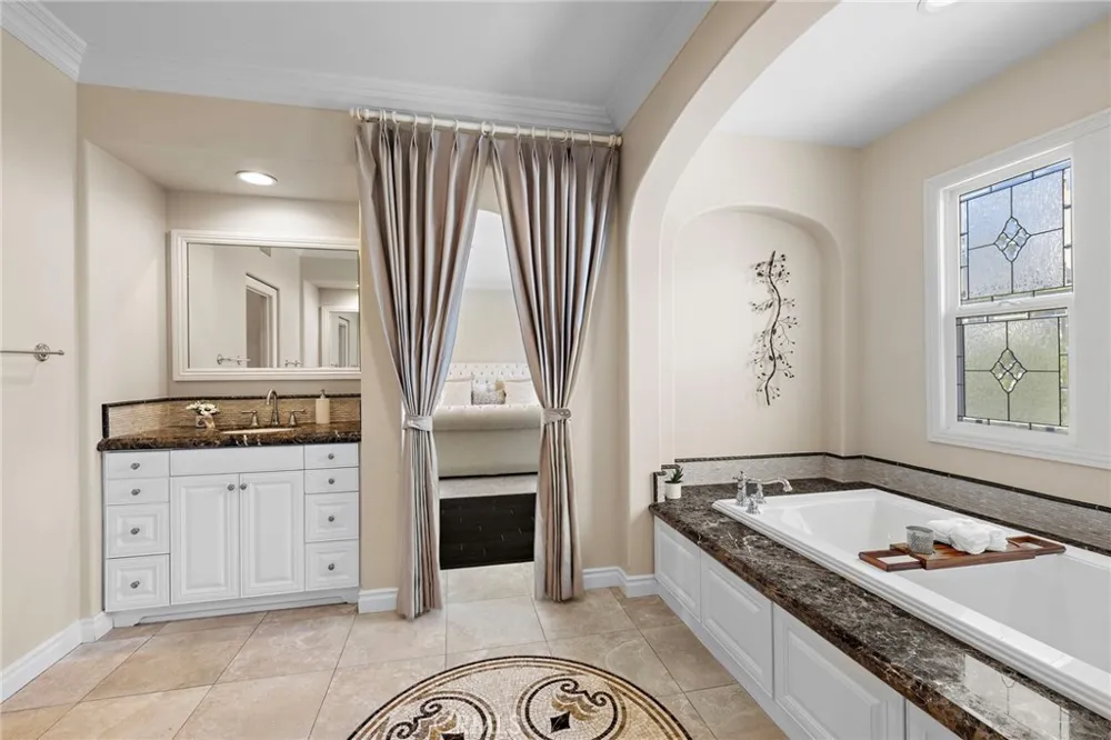 35 Stowe Irvine, CA 92620