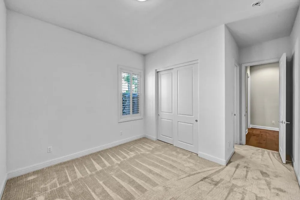 2571 Glasgow Drive Carlsbad, CA 92010