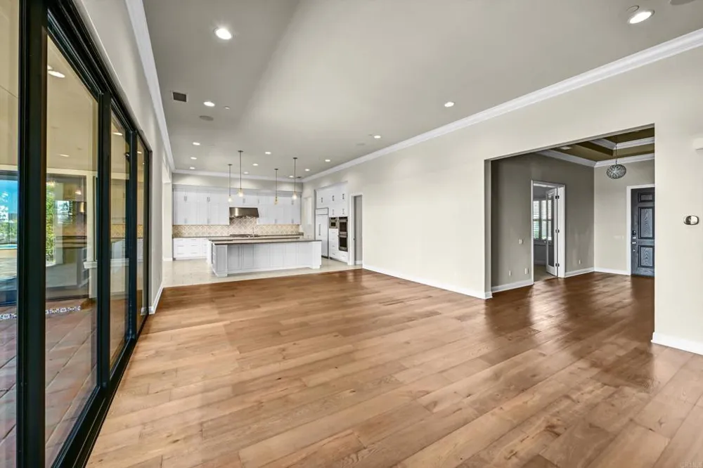 2571 Glasgow Drive Carlsbad, CA 92010
