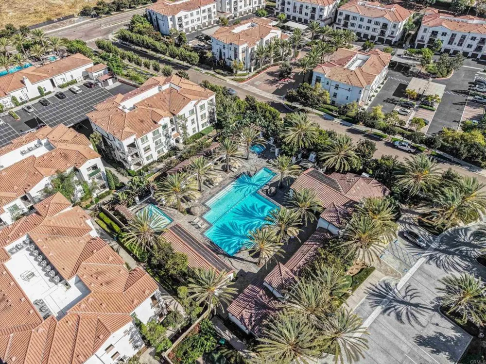 2571 Glasgow Drive Carlsbad, CA 92010