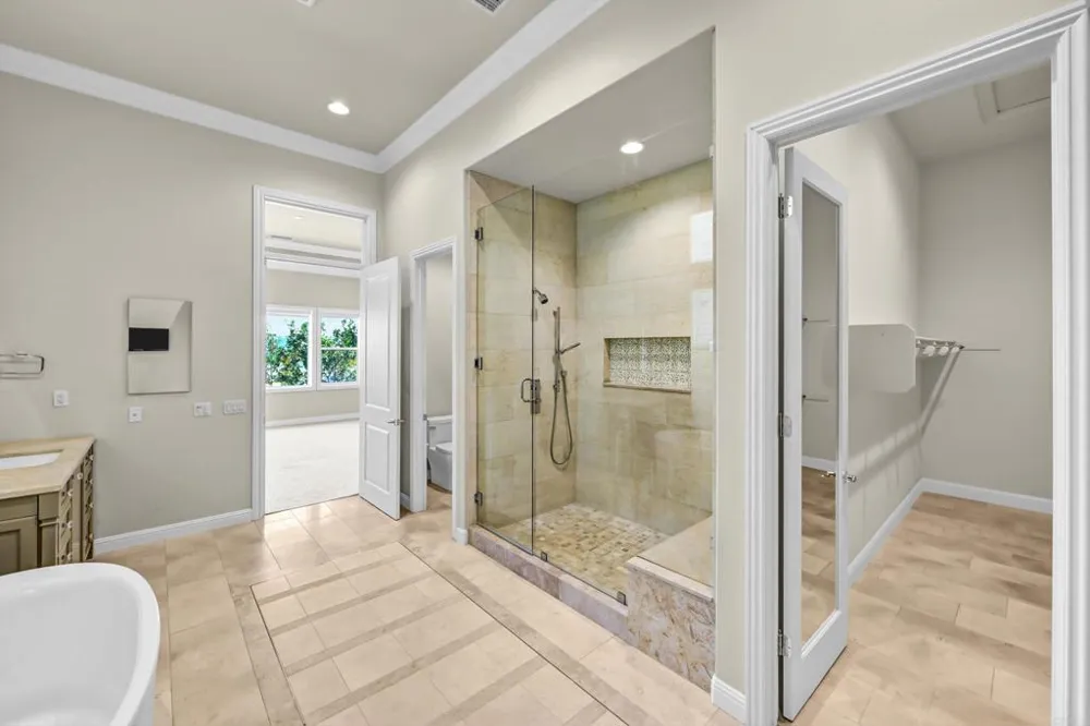 2571 Glasgow Drive Carlsbad, CA 92010
