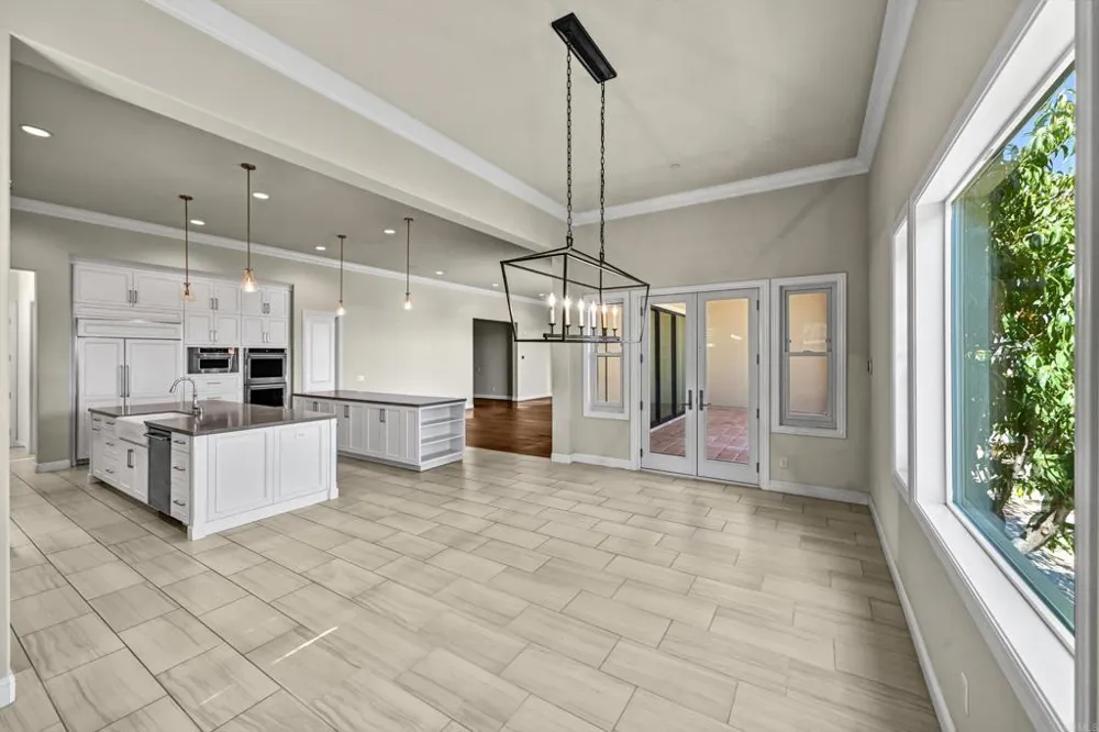 2571 Glasgow Drive Carlsbad, CA 92010