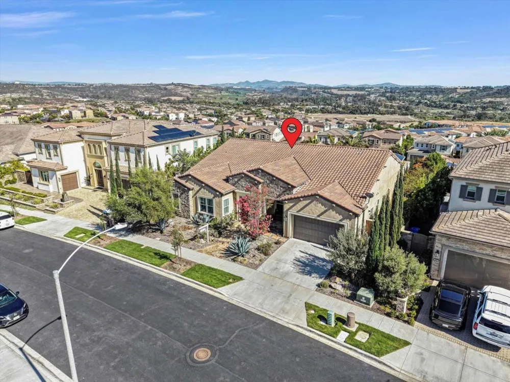 2571 Glasgow Drive Carlsbad, CA 92010