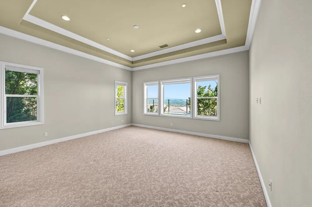 2571 Glasgow Drive Carlsbad, CA 92010