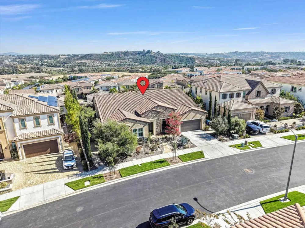 2571 Glasgow Drive Carlsbad, CA 92010