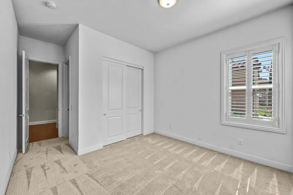2571 Glasgow Drive Carlsbad, CA 92010