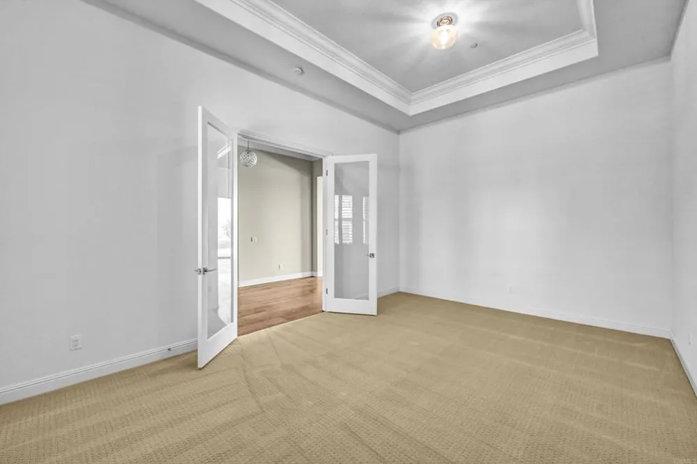 2571 Glasgow Drive Carlsbad, CA 92010