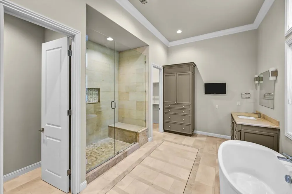 2571 Glasgow Drive Carlsbad, CA 92010