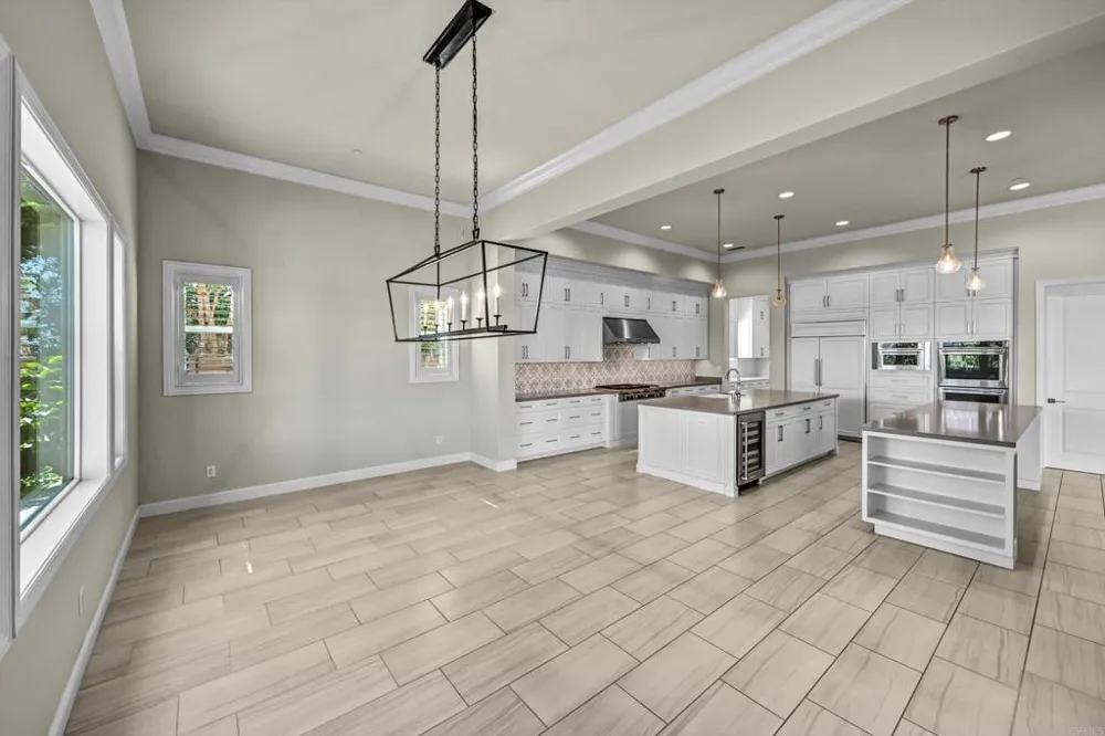 2571 Glasgow Drive Carlsbad, CA 92010