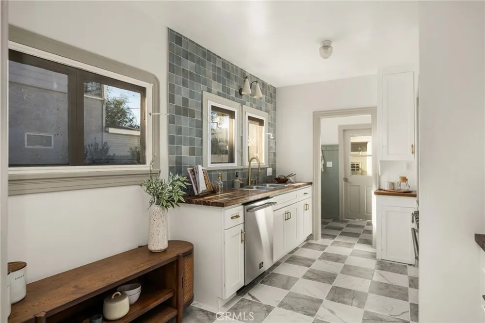 177 Buena Vista Fullerton, CA 92833
