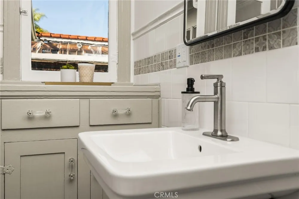 177 Buena Vista Fullerton, CA 92833