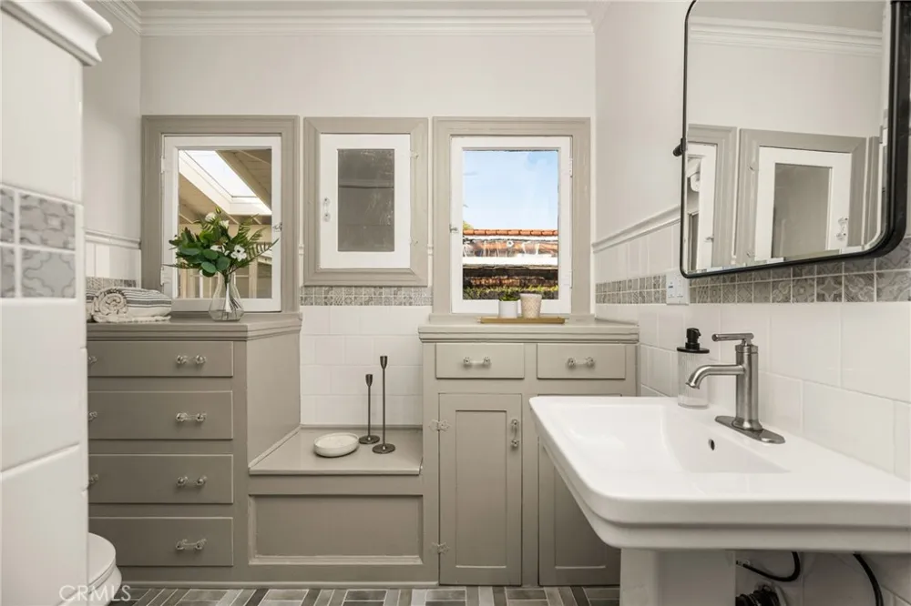 177 Buena Vista Fullerton, CA 92833