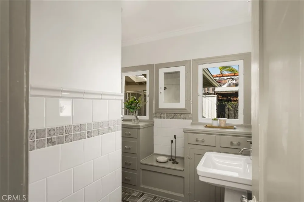 177 Buena Vista Fullerton, CA 92833