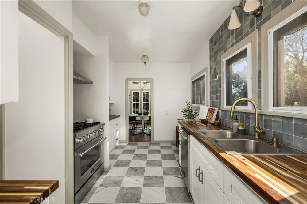 177 Buena Vista Fullerton, CA 92833