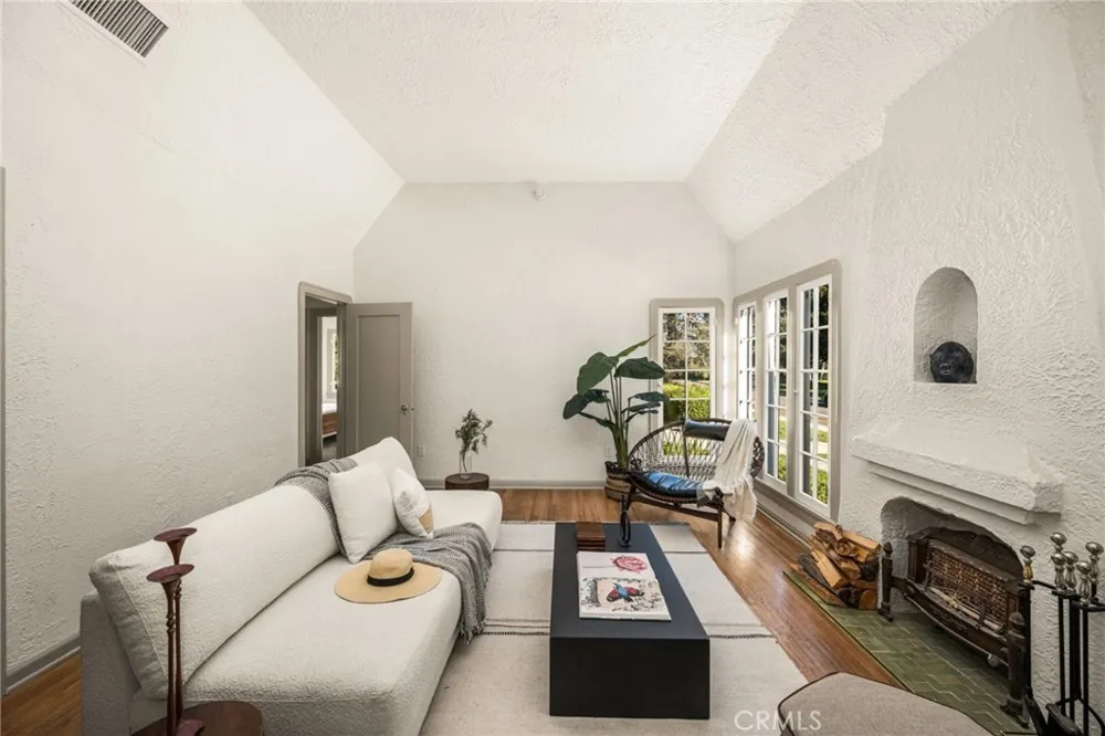 177 Buena Vista Fullerton, CA 92833